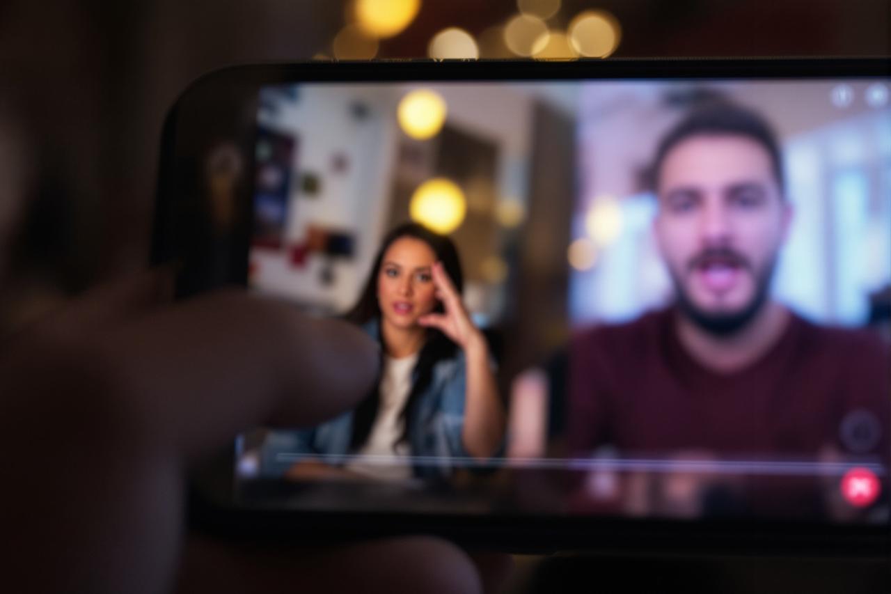 网红博主直播翻车现场：言论失当引发全网声讨，账号已被封禁